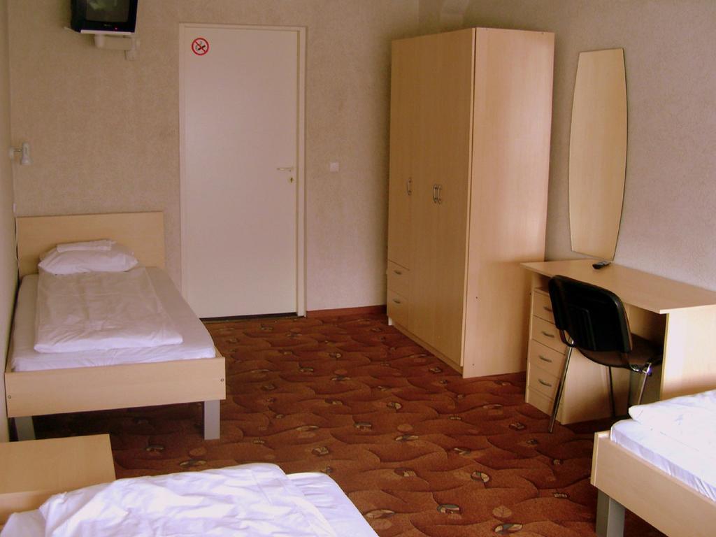 Eurohotel Maardu Kamer foto