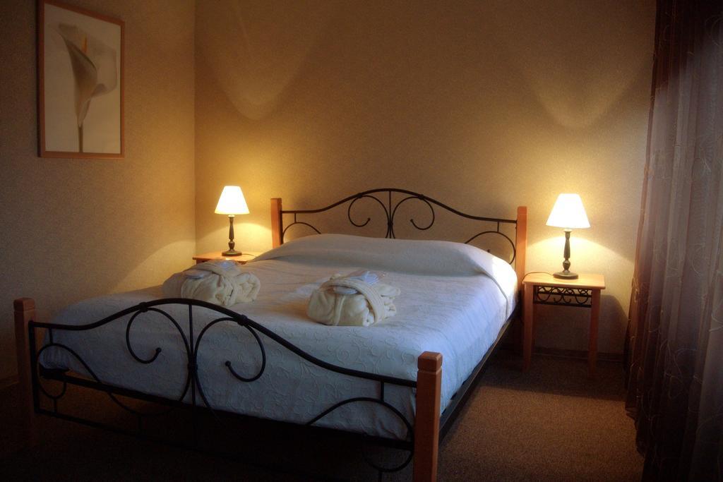 Eurohotel Maardu Kamer foto